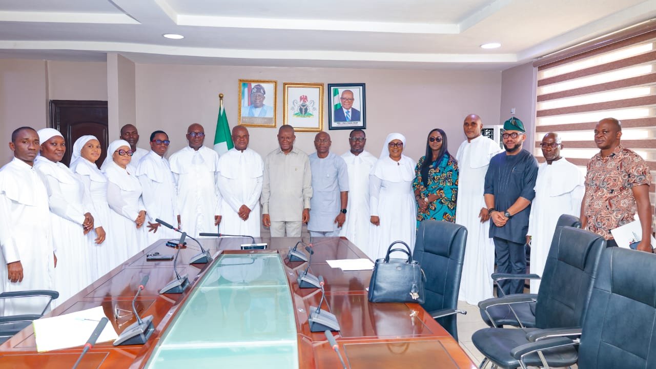 Minister of Industry Hosts BCS Delegation, Doubts Jesus Christ Was A White Man