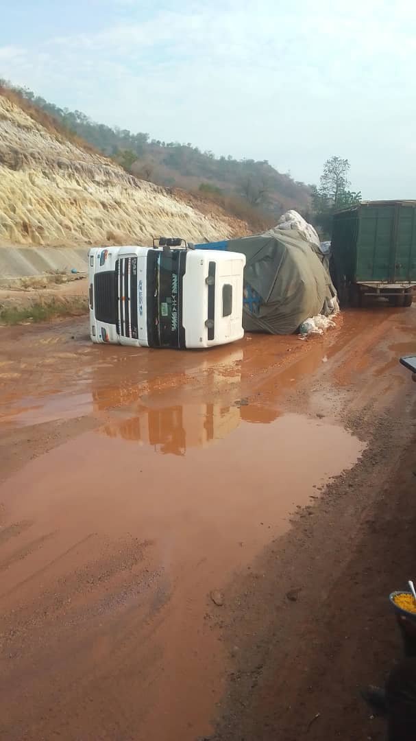 Attempt to Avoid Pothole Kills Customs Officer in Cross River
