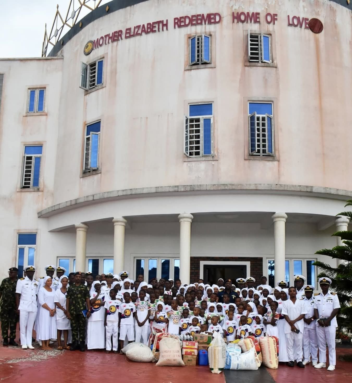 Naval War College Graduating Sudents Take Food Items to Calabar Children Home